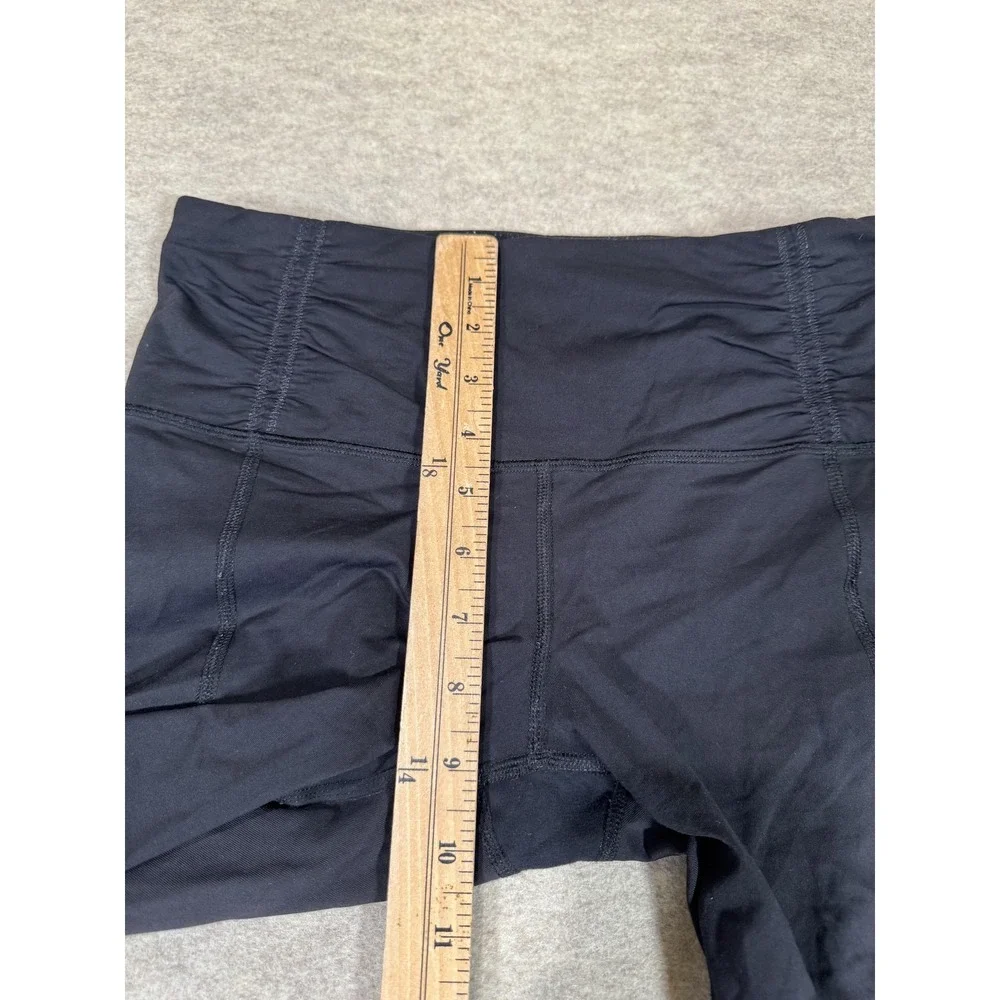 Lululemon‎ Leggings Womens 6 Black Capri Ruched Zip Pocket Yoga Athletic Gym